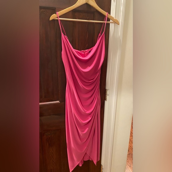 Pretty In Pink 🩷 - Picture 4 of 7